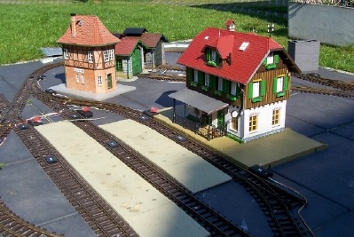 Neuer Lokschuppen m Bahnhof